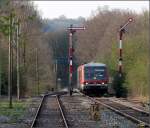 Einfahrt in den Bahnhof Rot am See. Das Bild zeigt eigentlich eine Unstimmigkeit, was ist falsch? 

13.04.2009 (M)