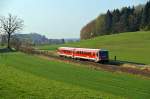 628 347 ist mit 5 Minuten Versptung als RB 22607 auf dem Weg von Aulendorf nach Sigmaringen. Das Bild entstand an der Kbs 766 zwischen Altshausen und Bad Saulgau.