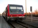 628 333 und 928 333 als RB 22847 nach Hergatz beim Zugnummernwechsel (vorher RB 22842 von Hergartz), Aulendorf, 18.12.09