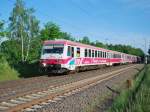 3 Triebwagen der Baureihe VT 628 waren am 05.06.2010 als Sonderzug von Bremervrde nach Hameln unterwegs.
Hier whrend der Rckfahrt gegen 19:10 Uhr bei Gandesbergen zwischen Nienburg und Eystrup.