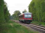 928 643/628 643 mit RB 14656 Uelzen-Bremen Hauptbahnhof in die Nhe von ehemaliges Bahnhof Emmingen am 3-5-2011.
