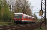 24.4.2012 Bernau bei Berlin. RE 5802 (1: 928 435, 4: 628 635) nach Stettin nhert sich B Albertshofer Chaussee.