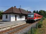 Der 628 559 als S Bahn nach Dachau am 20.07.2013 bei der Einfahrt in Schwabhausen.