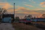 Der 23690 nach Bützow am ehemaligen Empfangsgebäude des Bahnhofs Eggesin.