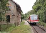 Blick nach Süden auf 928 251 in Laudenbach am 20.8.14. Kaum zu glauben, dass hier bis 1975 ein ständig besetzter dreigleisiger Bahnhof mit Stellwerk, Formsignalen und allem erforderlichen  Bundesbahn-Zubehör  lag.