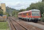 Beeindruckend sind die langen Ausweichgleise in den Bahnhöfen der „Taubertalbahn“, die von der früheren Bedeutung des Güterverkehrs zeugen. 628 224 kam am 20.8.14 als RB nach Crailsheim in Markelsheim auf Gleis 2 an.