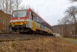 
Der Dieseltriebzug 628 677-7 / 928 677-4 der Westerwaldbahn (WEBA) fährt am 06.03.2015 vom Haltepunkt Alsdorf nun weiter in Richtung Daaden. Er befährt die 10 km lange Daadetalbahn (KBS 463) als RB 97  Daadetalbahn  von Betzdorf/Sieg nach Daaden, hier bei km 0,5.