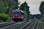 628 555 auf der abendlichen Fahrt nach Lindau Hbf.Bild vom August in Weissensberg/Schlachters 2014