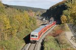 928 665-9 / 628 665-2 (Baujahr: 1995), 928/628 und 928 517-1 / 628 517-5 (Baujahr: 1994) mit RE 10711 Hagen Hauptbahnhof-Willingen in Brilon Wald 23-10-2015.