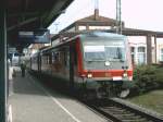 VT 628 656-1 auf dem Weg nach Hagenow, am 25.03.05 im Bahnhof Bad Kleinen.