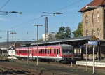628 480 wartet im Bahnhof Dillingen Saar auf Fahrgäste ins Niedtal.