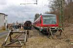 Eisenbahnfreunde Treysa Köf2 323 582-7 trifft auf DB Regio Kurhessenbahn 628 225 am 24.03.18 beim Lokschuppenfest in Treysa 