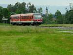 628|928 568-7 steuert als REX5872 auf der österreichischen Mattigtalbahn dem nächsten Ziel, Lengau, entgegen; 180525