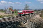 Von Ulm kommend befindet sich bei Winterstettenstadt 628 698 als RE 4245 auf der Fahrt nach Aulendorf (19.03.2020).