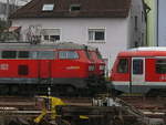 218 409 und 218 427 stehen beide zusammen mit einem 628 am 6.2.21 in Ulm Hbf abgestellt.