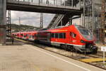 Die Haie 633 031 und 038 von DB Regio Bahnland Bayern warten in Ulm Hbf auf die Abfahrt Richtung Kempten (20.7.21).