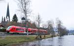 Durch Fischen fährt 633 536 am 28.02.2023 mit einem RE von Ulm nach Oberstdorf