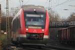 Dieses LINT27-Doppel bestehend aus 640 012 und 640 015 ist hier am 19.12.2020 als RE25 Koblenz Hbf in Dutenhofen zu sehen.