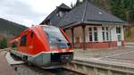 641 020 der Oberweißbacher Berg- und Schwarzatalbahn im Endbahnhof Katzhütte, am 05.04.2017