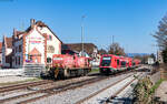 641 015 + 641 014 und 641 008 als RB 17258 (Waldshut - Basel Bad Bf) passieren die abgestellte 294 779 im Bahnhof Rheinfeld 20.3.26