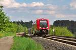 Am 18.05.2022 war 641 025 als RE 39 (Saale-Main-Express) von Hof nach Lichtenfels unterwegs.
Zwischen Münchberg und Marktschorgast verläuft die Bahnstrecke Bamberg - Hof auf einer Hochebene, hier bei Poppenreuth.