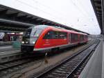 Ein DESIRO Triebwagen der BR642 im Rostocker Hbf wartet am 13.12.03 auf seine Abfahrt in Richtung Tessin.