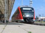 In Wismar steht am Bahnsteig 2 der RE8 nach Tessin zur Abfahrt bereit.