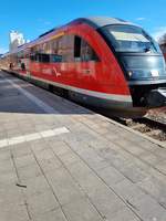 Regionalbahn im Bahnhof Neubukow als Linie RB 11 in Richtung Wismar.