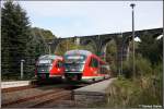 Desirotreffen im Bf Hetzdorf. Unterhalb des berhmten Viaduktes kreuzen sich am 22.09.07 642 197 und 642 201, ersterer auf dem Weg nach Olbernhau, letzterer in Richtung Chemnitz fahrend.