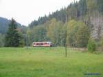 Am 03.10.2007 ist der 642 034-3 als RB 27687 von Heidenau nach Altenberg (Erzgeb.) zwischen Brenhecke-Johnsbach und Brenstein (b. Glashtte) unterwegs.