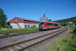 Am 25.05.2026 war 642 200 als RB 23079 von Kassel nach Korbach unterwegs. Gerade f�hrt der Zug in den Bahnhof Wolfhagen ein.