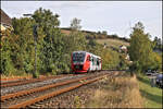 Desiro 642092 hat hier am 20.9.2026 um 17.10 Uhr gerade den Bahnhof Alsenz verlassen und ist als RB 65 unterwegs nach Bingen.