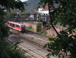 Die RB 13121 nach Bingen nhert sich dem Bad Kreuznacher Bahnhof.