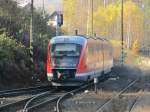 29.10.2011 13:35 DB AG 642 235 als RB/Os aus Karlovy Vary doln ndra nach Zwickau (Sachsen) Hbf bei der Ausfahrt aus dem Bahnhof Nejdek.