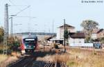 642 109 am 18.9.02 auf den ersten Metern seiner Fahrt nach Rothenburg. Noch im Steinacher Bahnhofsbereich beginnt die langgezogene Rechtskurve. 