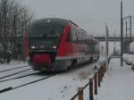 642 072 verlsst als Regionalexpress nach Erfurt Hbf. den Bahnhof Erfurt Nord. 23.2.2013, Erfurt.