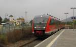 DB 642 195 + 642 229 als RB 34882 von Naumburg (S) Ost nach Nebra, am 13.09.2014 bei der Einfahrt in Laucha (U).