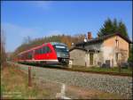 642 044 vor einem unbeschrankten B in Mahlitzsch auf der Fahrt von Leipzig Hbf nach Meien. 15.03.07