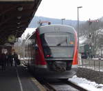 642 228/728 ist aus Chemnitz im Zielbahnhof Cranzahl angekommen. Hier besteht dann Anschluss an die Fichtelbergbahn nach Oberwiesenthal. Gleich geht es zurück als RB 23712 (Cranzahl - Chemnitz Hbf).