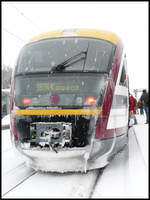 Eisige, traurige Stimmung:(!) Ab heute hat die Städtebahn Sachsen den Betrieb auf allen Strecken komplett eingestellt, wohl wegen finanzieller Probleme (langwierige, kostspielige Gerichtsprozesse gegen die DB wegen Zustand der Strecken) - dies Bild stammt aus besseren Zeiten, ein Desiro als SB34 Dresden - Kamenz; DD-Klotzsche, 15.12.2010
