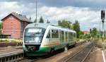 Arriva-VT 17 aus Hof fhrt am 18.8.08 in Weiden auf Gleis 3 ein. 