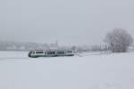 Am 1. Adventswochende fhrte der Verein Amberger Kaolinbahn Sonderfahrten mit VT08 der Vogtlandbahn auf der Strecke Amberg – Schnaittenbach durch. Hier ist der Sonderzug am 01.12.2012 bei Ursulapoppenricht zu sehen. 