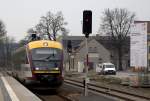 Leicht versptet luft  642 831 als SB 34 aus Dresden um 08:41 Uhr in Pulsnitz ein. 25.04.2013