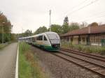 VT 03B der Vogtlandbahn Überführte am 06.10.14 zwei Triebwagen der České dráhy Ab Vojtanov nach Neumark/Sachs. Es waren 840 001 und 840 002 hier zu sehen in Jössnitz.