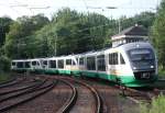 Am 12.06.2005 verkehrte der Vogtlandexpress von Plauen nach Berlin-Lichtenberg zum ersten Mal. Hier fährt der Eröffnungszug in den Bahnhof Altenburg ein.