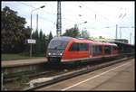642703-3 steht am 1.10.2004 abfahrbereit nach Thale im HBF Magdeburg.