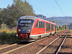 642 535-5 der DB bei der Einfahrt als U28 in den Bahnhof Krippen (nahe Bad Schandau) am 09. Oktober 2021.