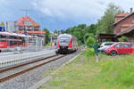 In Walldürn am Bahnsteig Gleis2 steht der 642 149 als RB 84 nach Seckach am Vormittag des 24.5.2022 