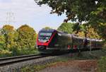 Die erste Herbstfarben sind da, 643 213 der EuregioBahn RB20 aus Stolberg am 27.9.2017 kurz vor Herzogenrath aufgenommen. Die Bäume werfen viel Schatten auf die KBS 482