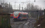 Die Euregiobahn (RB20) kommt aus Düren nach Alsdorf und kommt aus Richtung Aachen-Hbf,Aachen-Schanz und fährt in Aachen-West ein und hält gleich in Aachen-West und fährt dann weiter in Richtung Laurensberg,Richterich,Kohlscheid,Herzogenrath.
Aufgenommen vom Bahnsteig in Aachen-West. 
Bei Regenwetter am Nachmittag vom 13.1.2019.